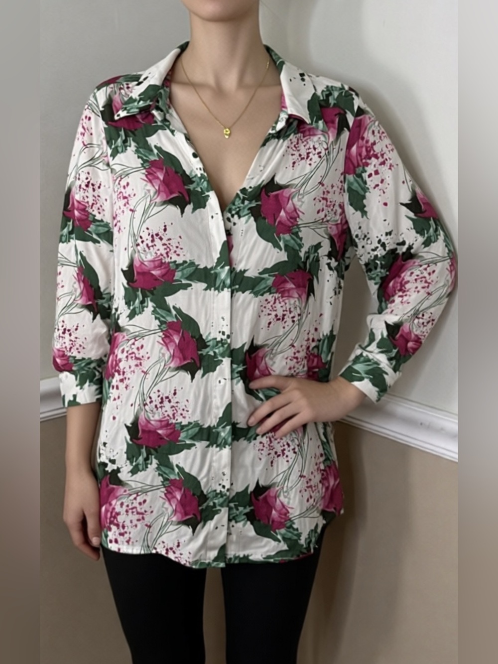 REFKA Women’s Floral Button-Down Shirt in White and Pink - medium